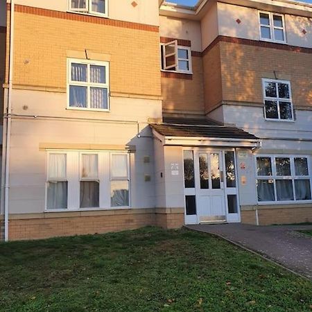 Lovely 2-Bedroom Condo With Indoor Fire Place Londra Dış mekan fotoğraf